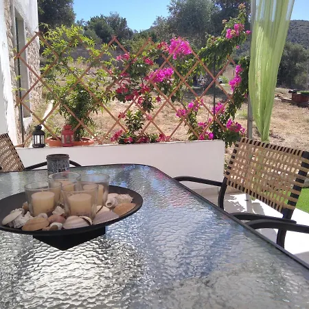 Loukia's House Semesterbostad *