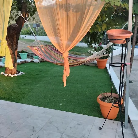 Semesterbostad Loukia's House *