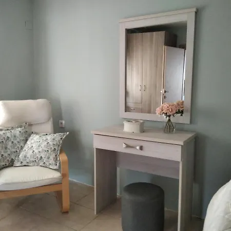 Semesterbostad Loukia's House *