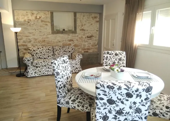 펜션 Loukia's House *