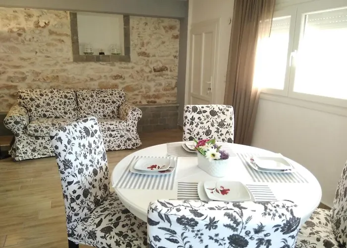 Loukia's House 펜션 *